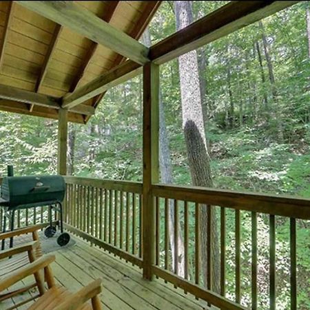 Creekside Paradise Found! One-Bedroom Mountain Cabin In Pigeon Forge Sevierville Extérieur photo