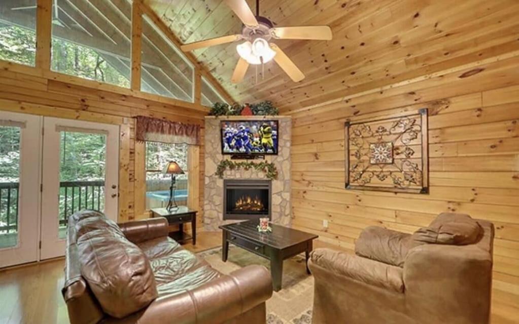 Creekside Paradise Found! One-Bedroom Mountain Cabin In Pigeon Forge Sevierville Extérieur photo